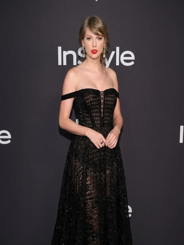 Taylor Swift Flashes Wedding Ring for Travis Kelce Touchdown