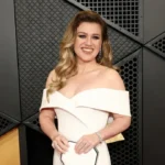 Kelly Clarkson Slams Art of Play Store as 'Liar' Over Brooklyn Dispute